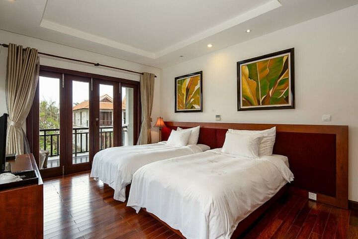 Room 5 of 125