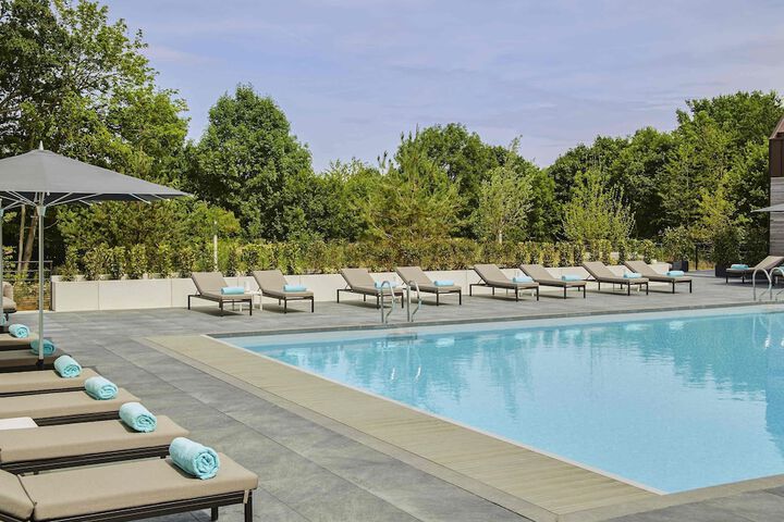 Pool 53 of 182