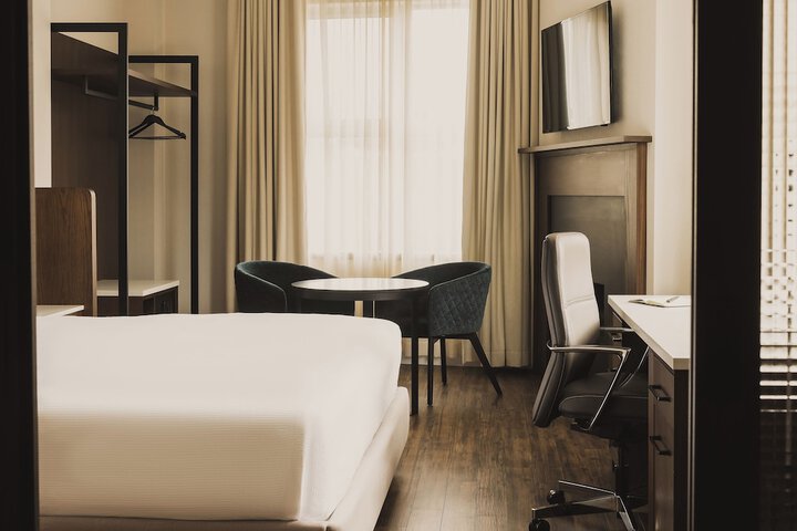 Room 42 of 74