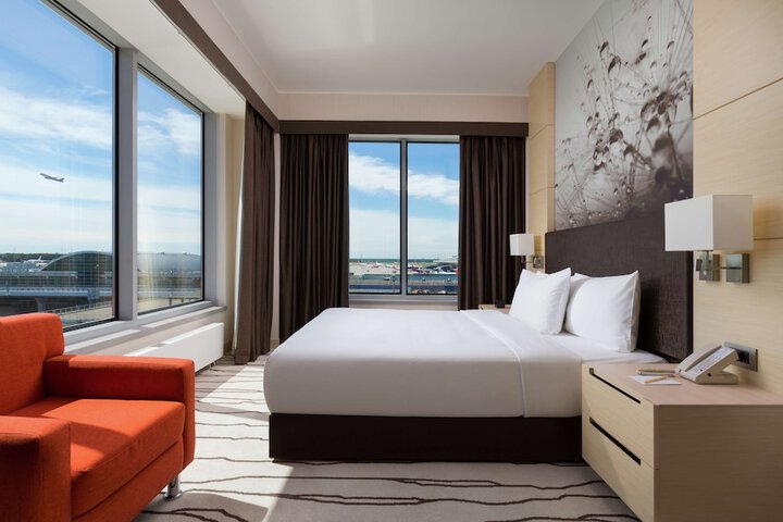 Room 50 of 117