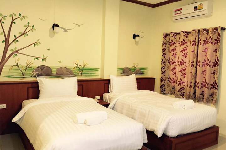 Room 3 of 16