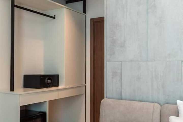 Room 20 of 42