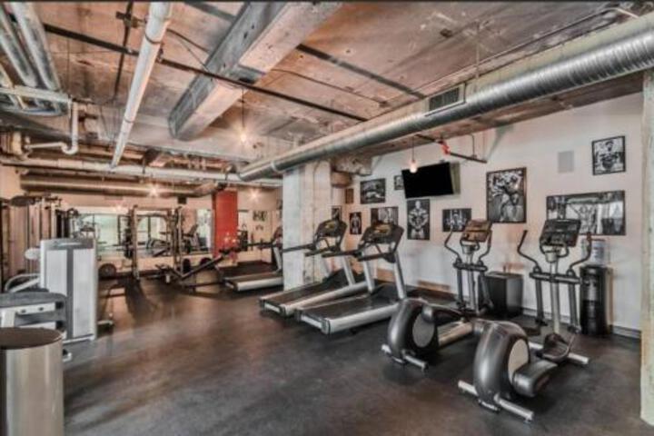 Relaxing 1 Bed 1 Bath Dallas Downtown Apartment in Dallas, TX