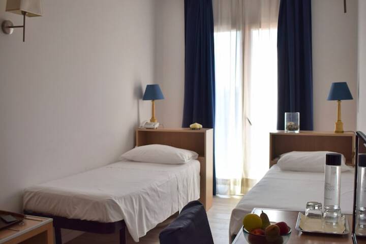 Room 3 of 34