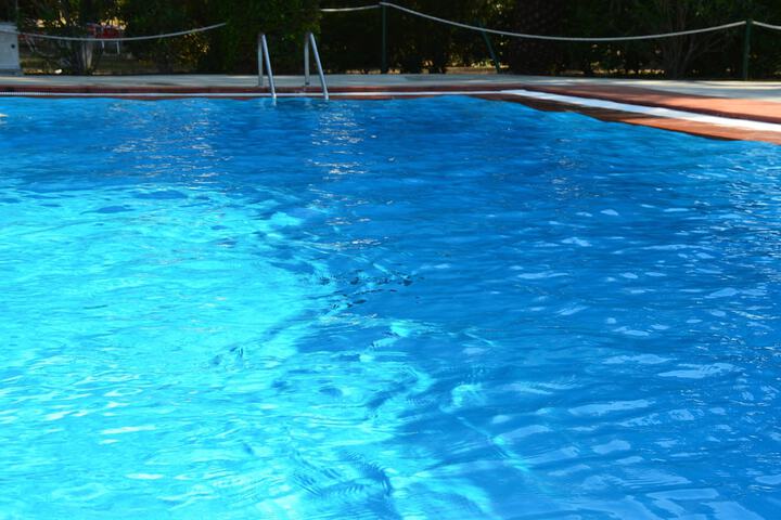 Hotel with Pool