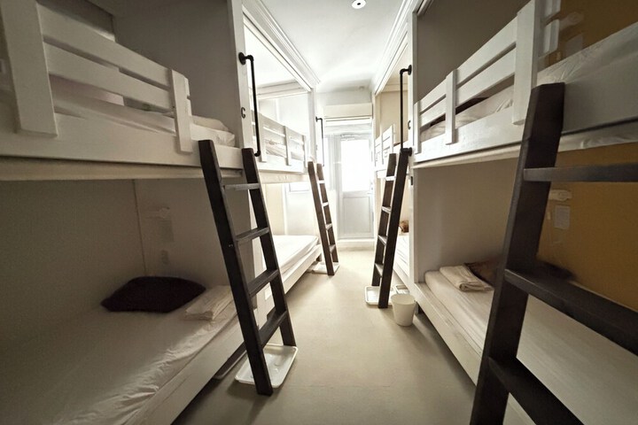 Room 8 of 36