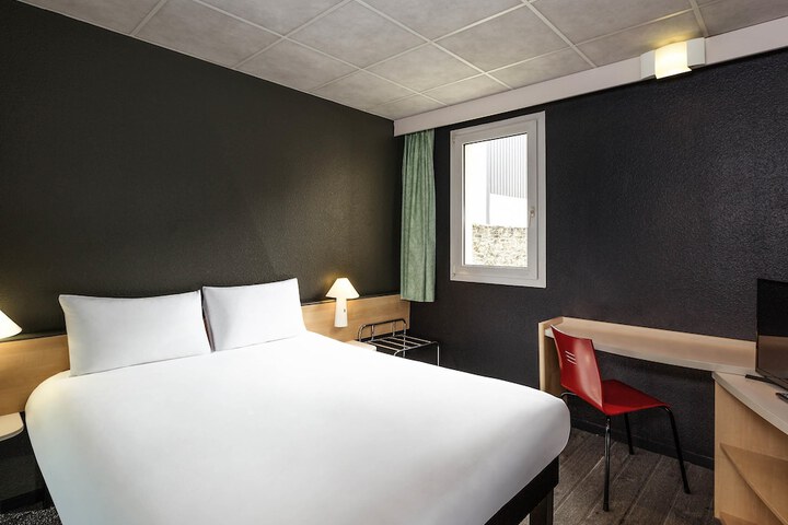 Room 2 of 24