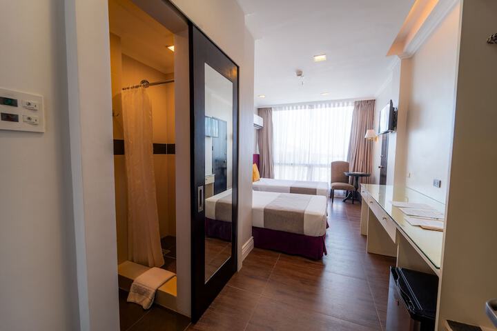 Room 10 of 38