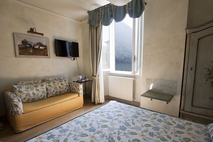 Room 13 of 113