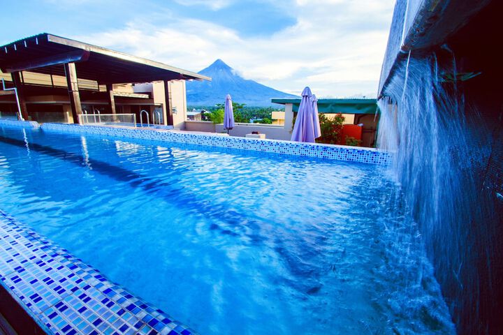 Hotel with Pool