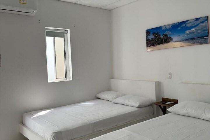 Room 5 of 10