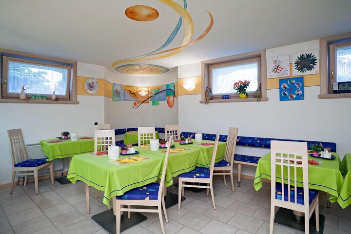 Dining 3 of 44
