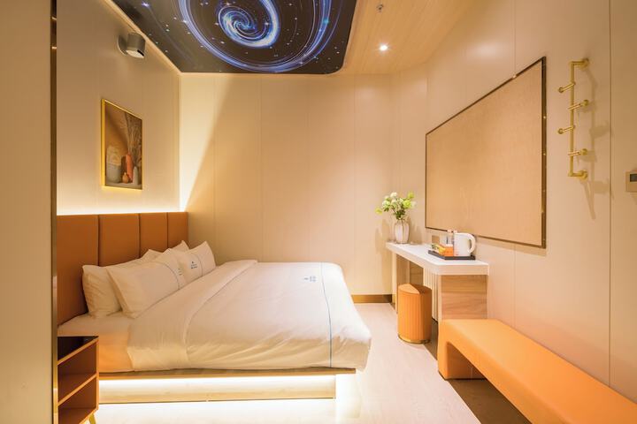 Room 7 of 30