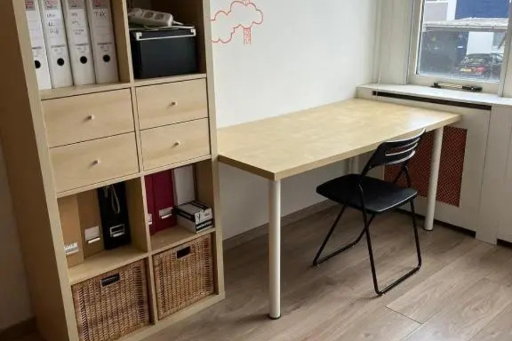 Room 4 of 13