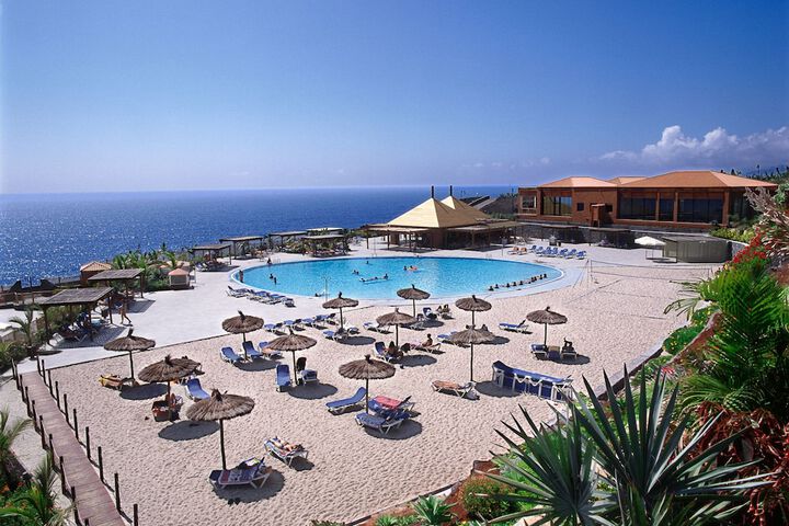 Hotel with Pool