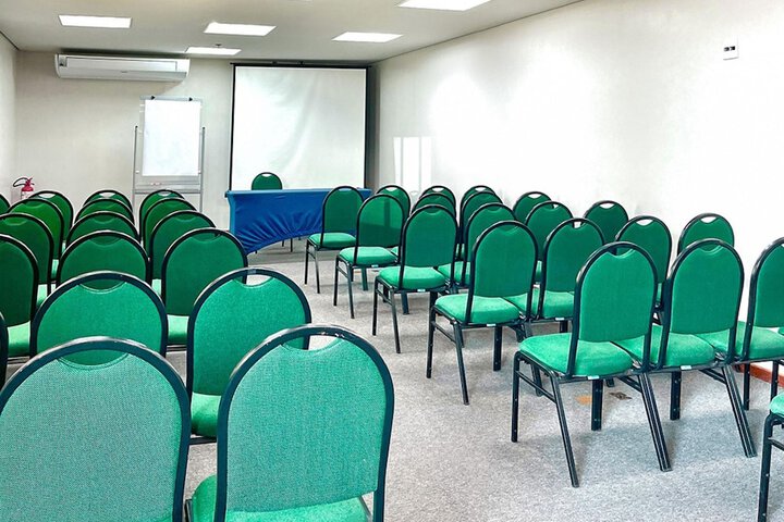 Ballroom/Hall 22 of 34