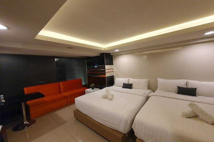 Room 19 of 42