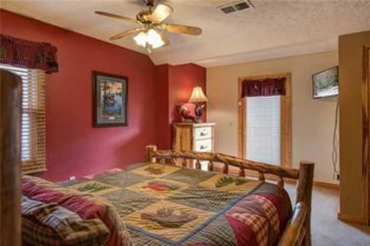 Room 10 of 28