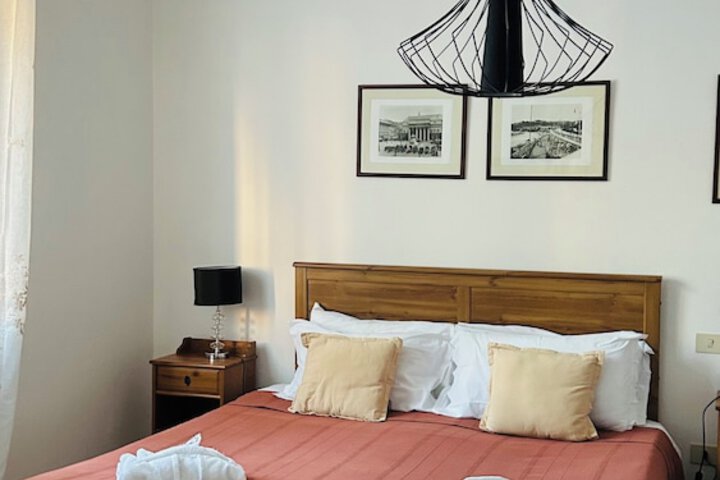 Room 30 of 38