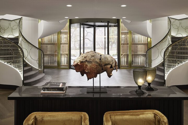 Entrance & Lobby