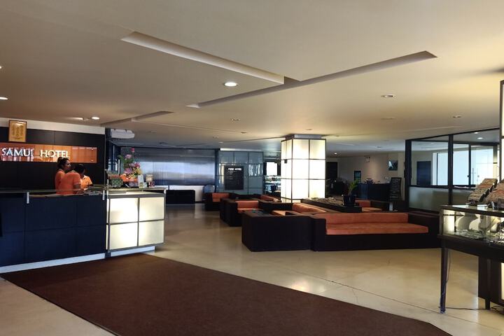 Hotel Lobby