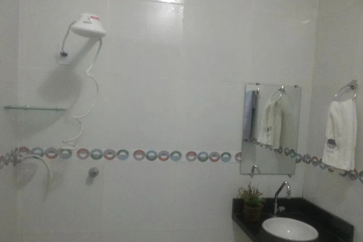 Room 9 of 25