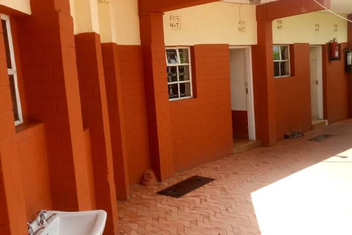 Hotel Exterior 24 of 26