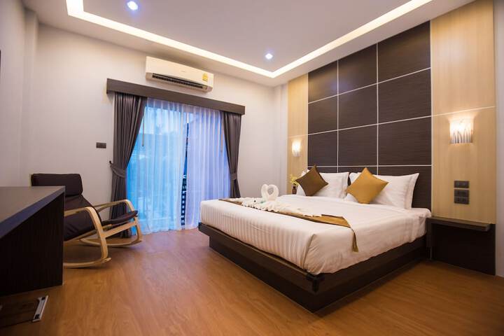 Room 10 of 83