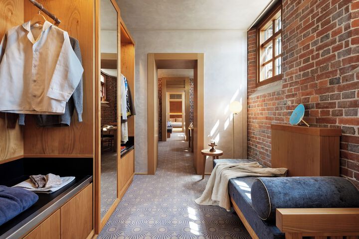 Room 8 of 41