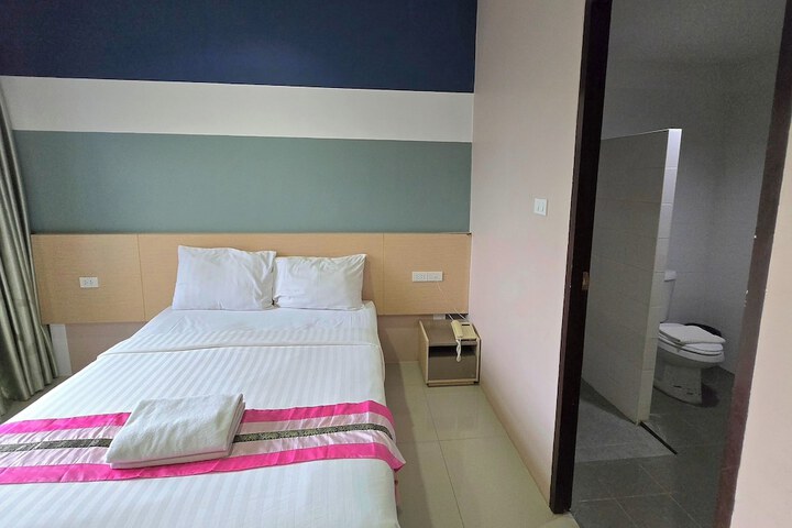 Room 15 of 40