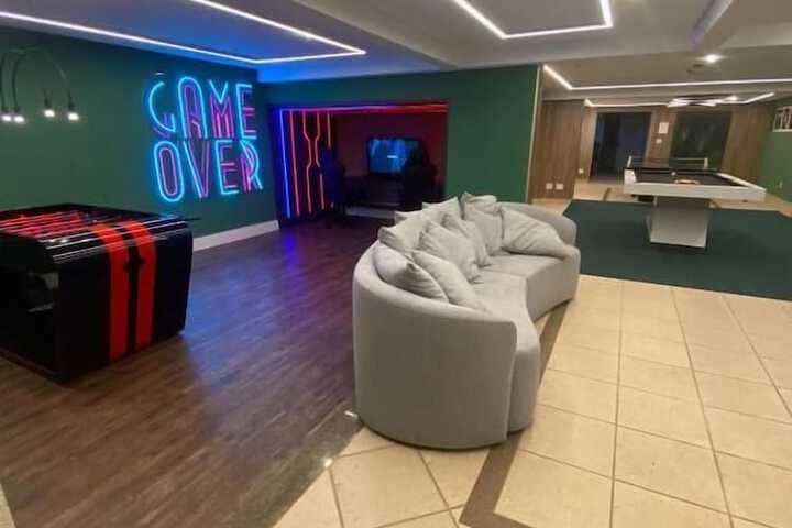 Room 47 of 85