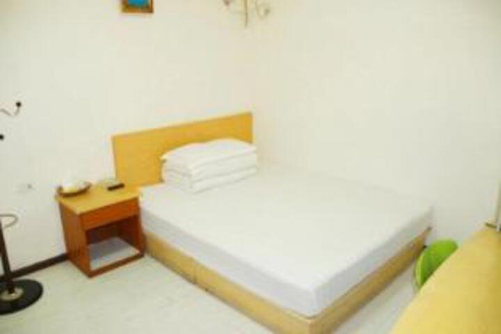 Room 4 of 6