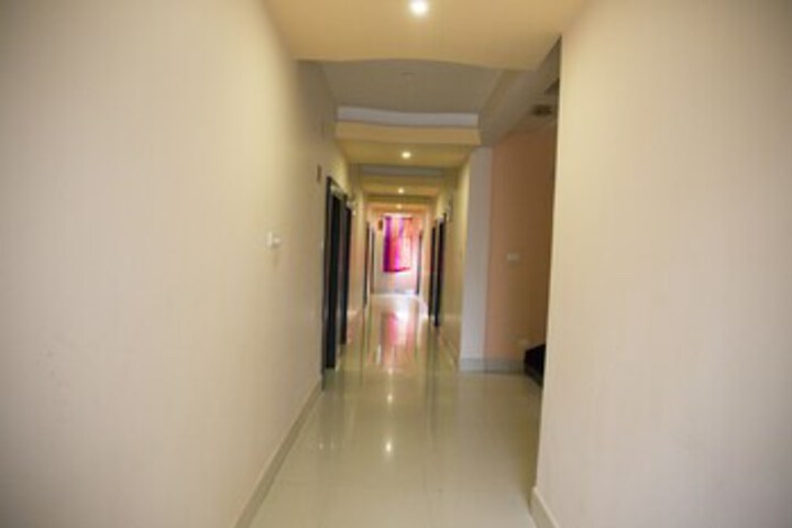 Ballroom/Hall 8 of 22