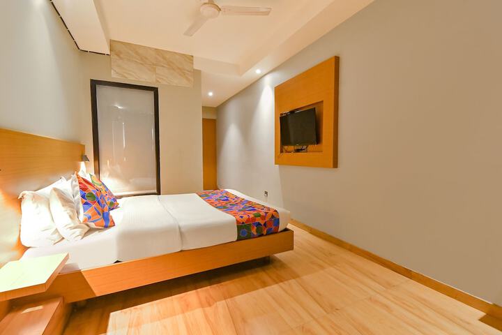 Room 14 of 32