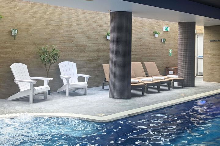 Pool 50 of 131