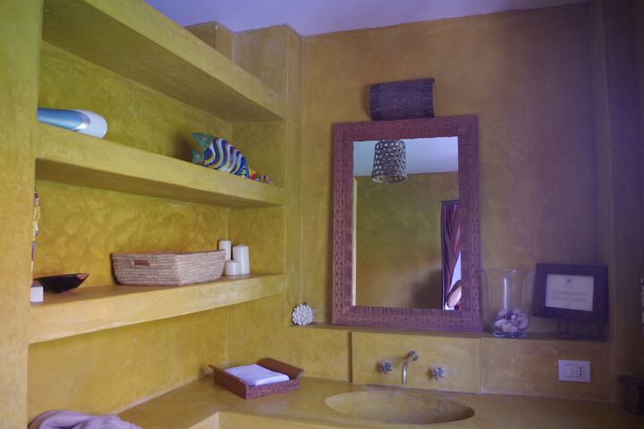 Room 14 of 33