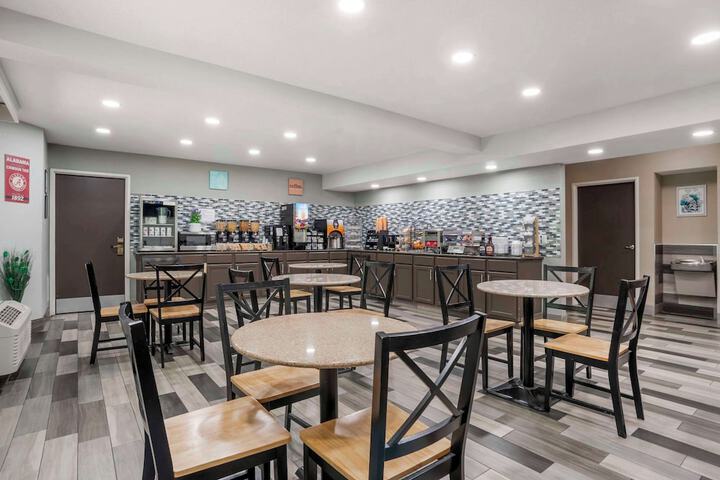 Breakfast area