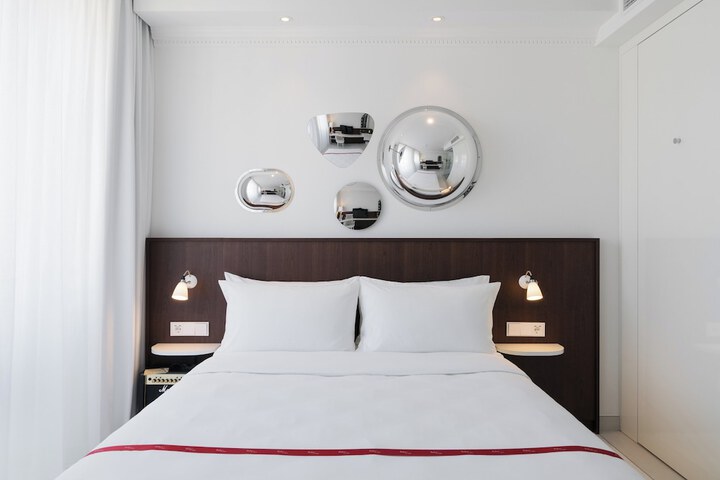 Room 18 of 62