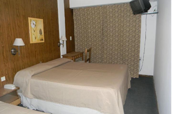 Room 6 of 11