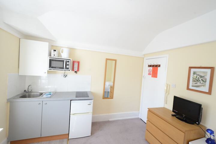 Room 195 of 371