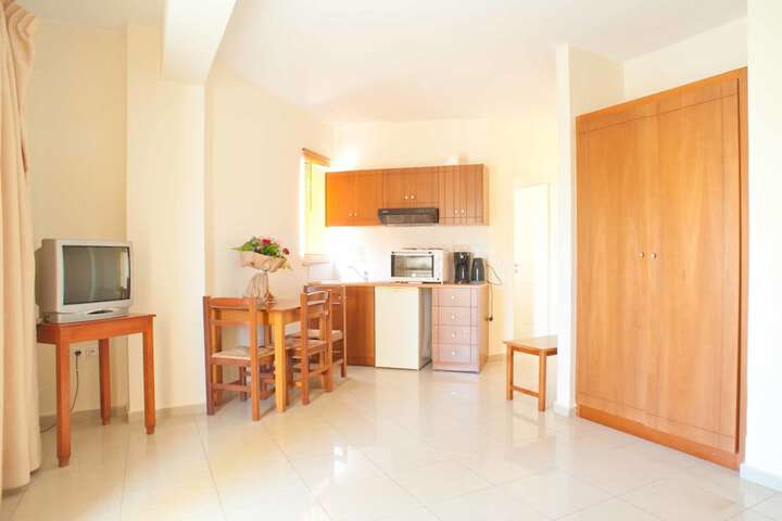 Room 4 of 39