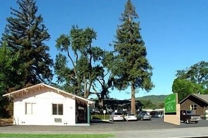 Cloverdale Oaks Inn in Cloverdale, CA