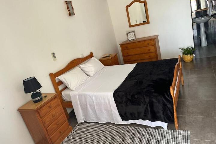Room 10 of 48