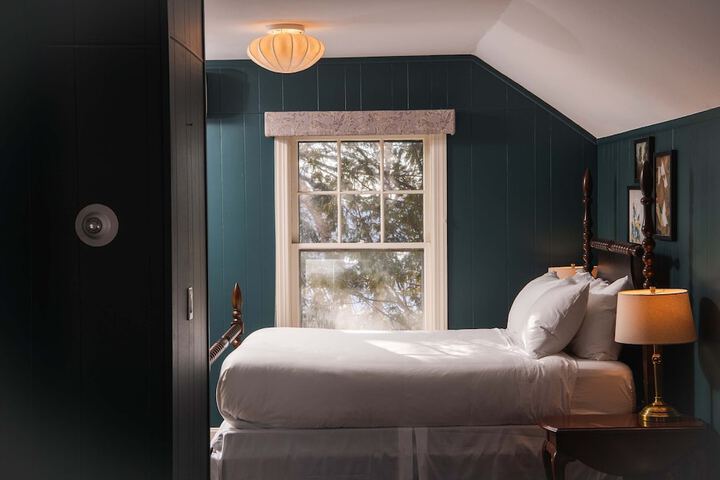 Room 17 of 61