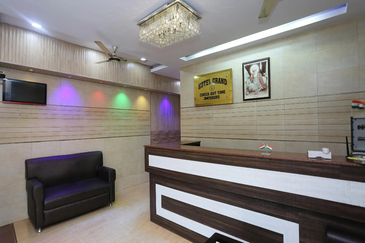 Oyo 22078 Hotel Grand