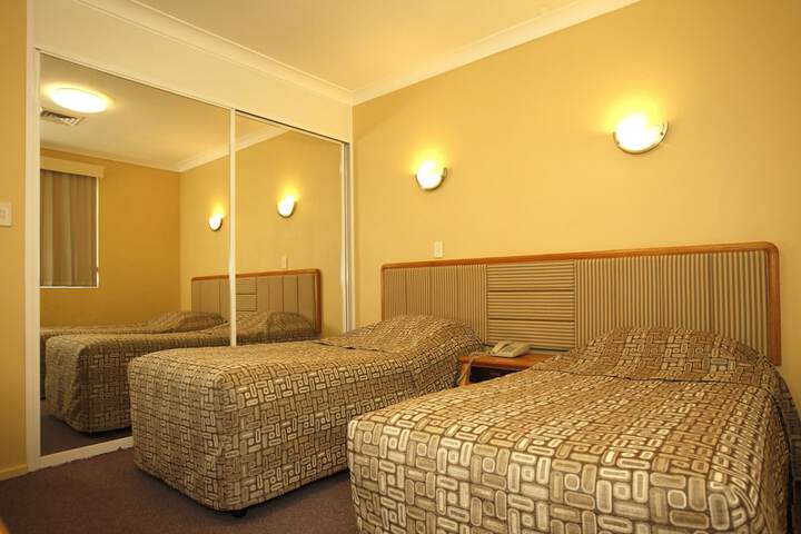 Room 4 of 41