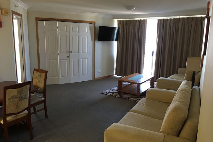 Room 11 of 29