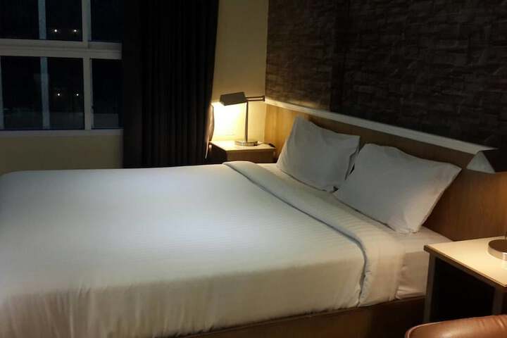 Room 13 of 44