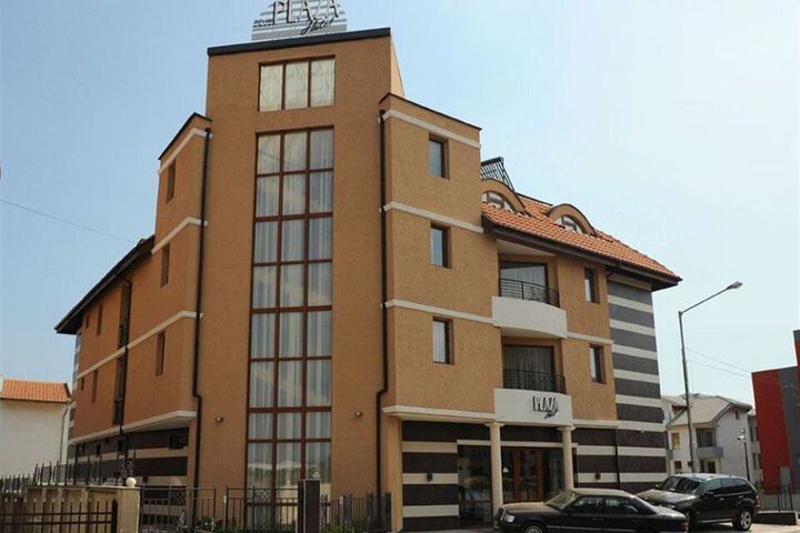 HOTEL PLAZA