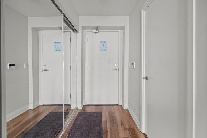 Room 107 of 195
